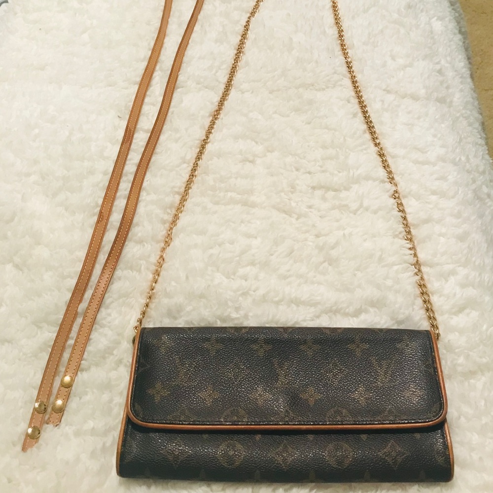 Authentic Louis Vuitton Monogram Pochette Twin GM